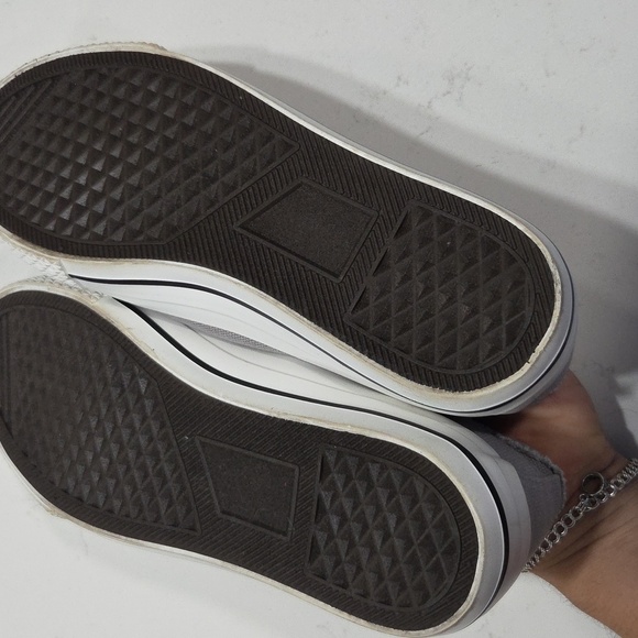 Sincerely Jules Gray Sneakers Sz 7.5 Gentle Used Excellent Conditions - Picture 8 of 9